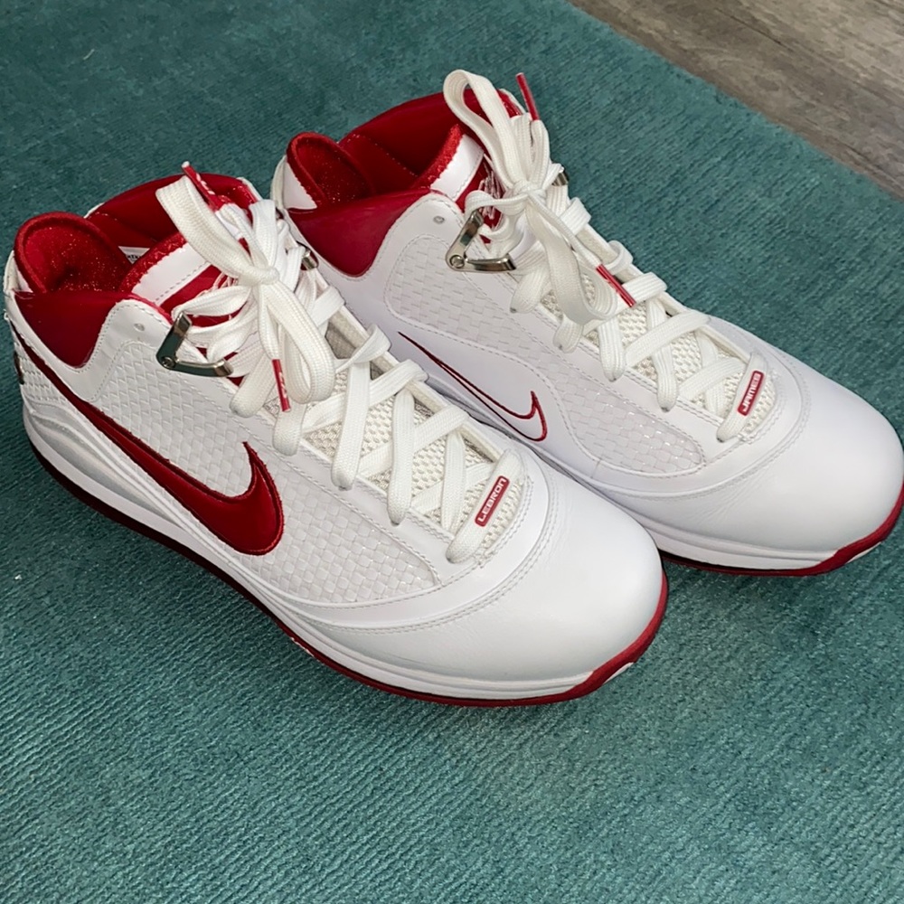 men’s Nike sneakers